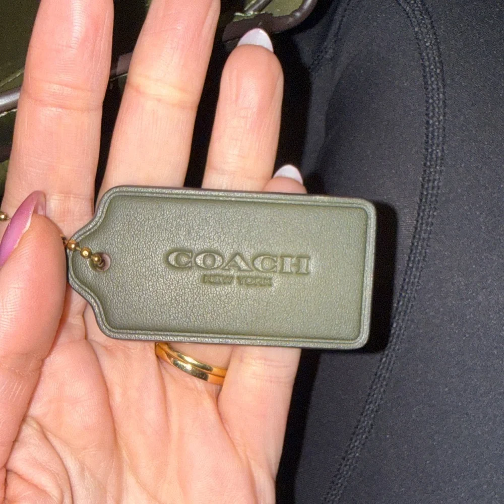 Coach Empire Carryall 40 - Picture 2 of 12